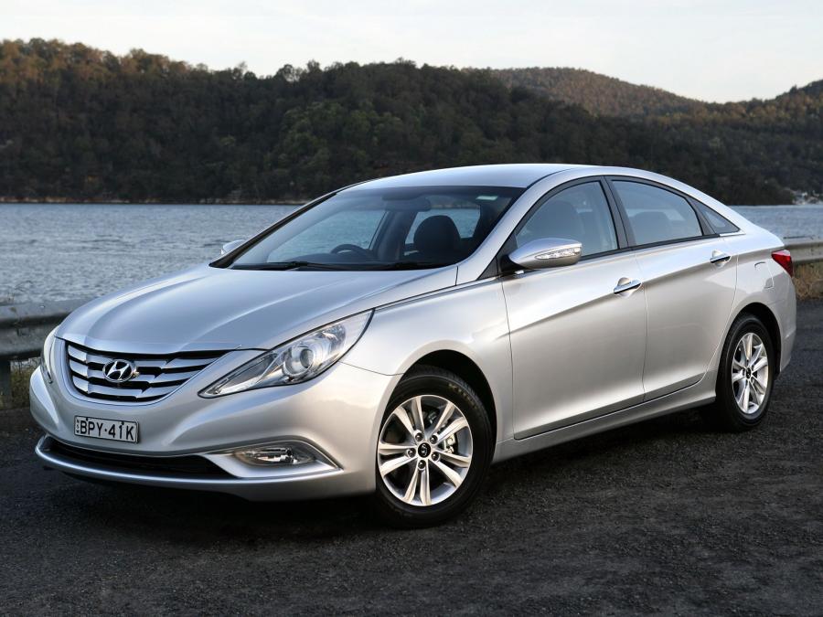  Hyundai i45 2010 года  (фото 1 из 17)